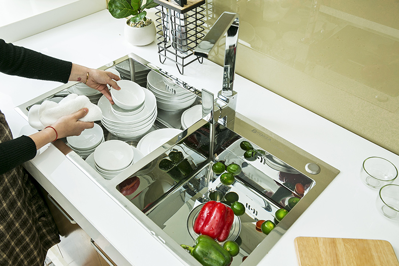 Vệ sinh bát sạch sẽ và để bát ở nơi khô ráo