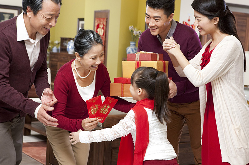 Tặng quà ý nghĩa cho người thân