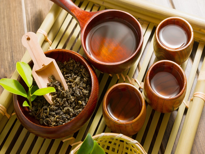 Bã trà có tác dụng khử mùi hôi nồi nấu hiệu quả