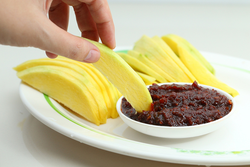 cách pha nước chấm xoài