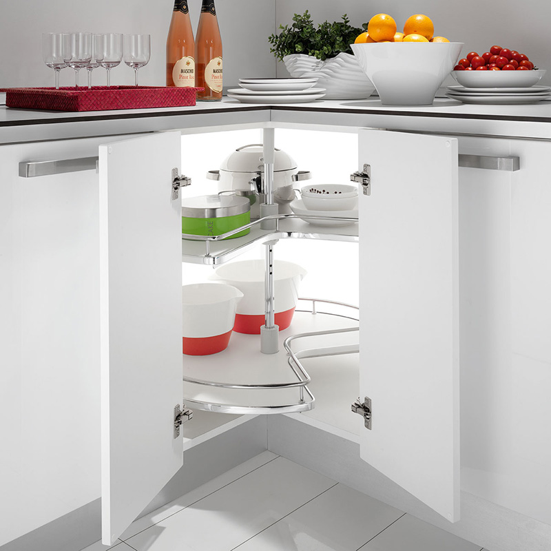 sử dụng phụ kiện tủ bếp thông minh 